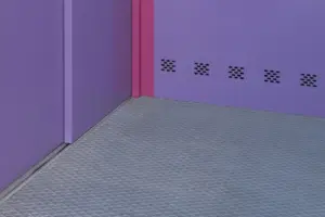 Cabina montacarichi CARGO 02 conpavimento lamiera striata | TEKNO SMS