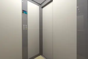 FRECCIA-CABINA-ASCENSORE-dettaglio interno