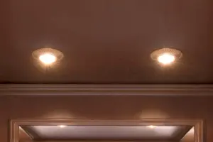 ADHARA-CABINA ASCENSORE IN LEGNO-faretti